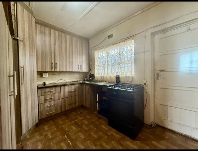 3 BEDROOM HOUSE FOR SALE IN VANDERBIJLPARK CW 5